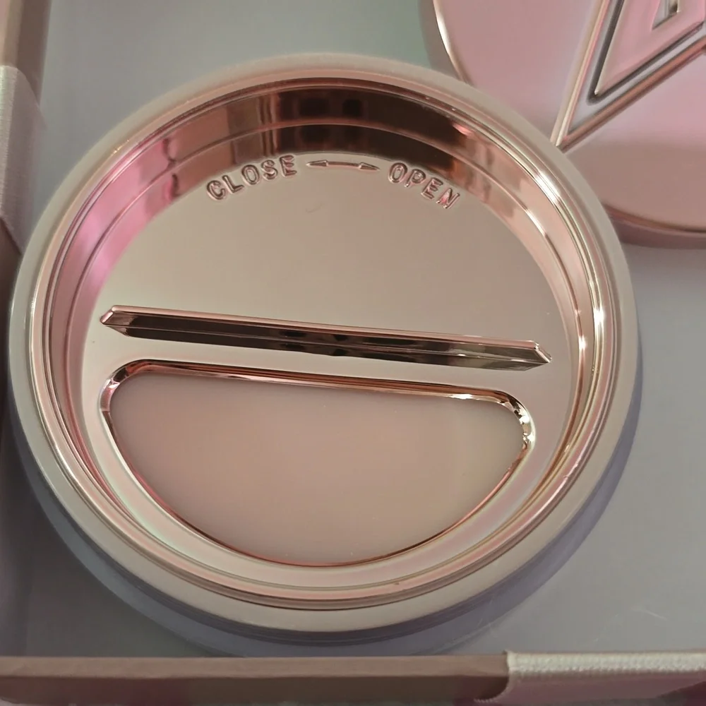 Translucent Jeffree Star Magic Star Luminous Setting Powder